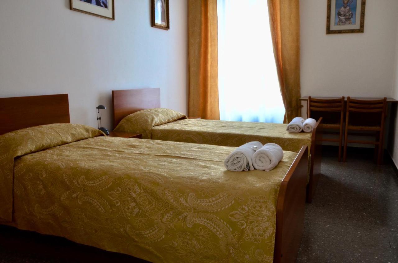 Casa Per Ferie Jpii Dom Polski روما المظهر الخارجي الصورة